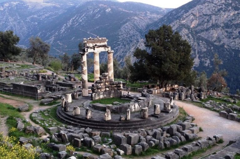 Delphi Day Tour