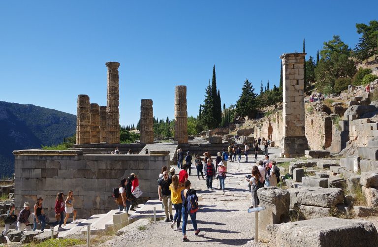 Delphi Day Tour